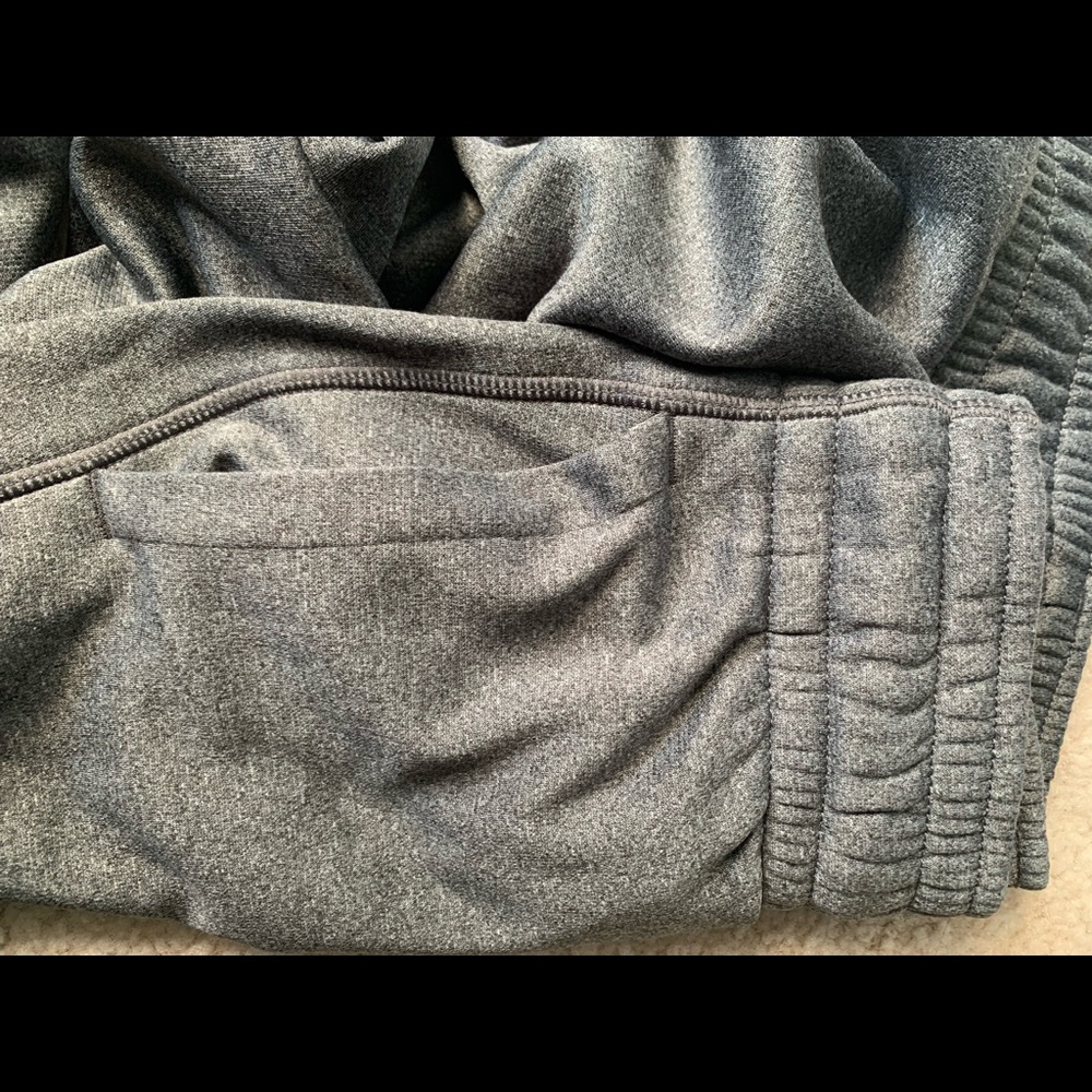 Women’s under armour sweatpants euc